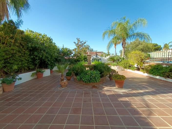 Image No.26-6 Bed Villa / Detached for sale