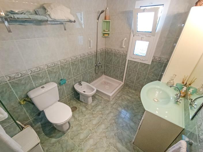 Image No.18-6 Bed Villa / Detached for sale