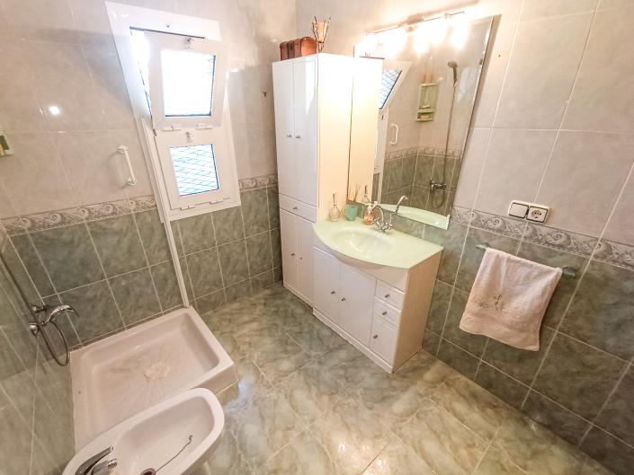 Image No.19-6 Bed Villa / Detached for sale