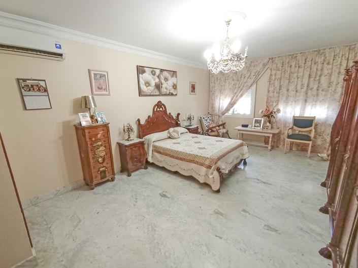 Image No.10-6 Bed Villa / Detached for sale