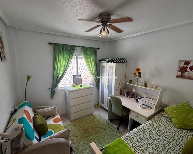 Image No.19-3 Bed Townhouse for sale