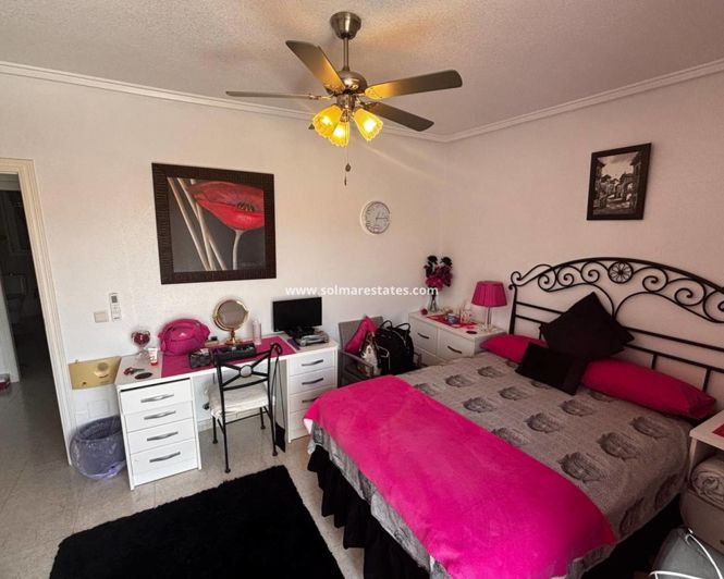 Image No.8-3 Bed Townhouse for sale