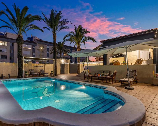 Image No.37-4 Bed Villa for sale