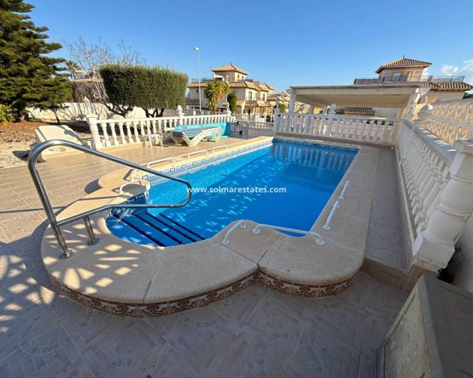 Image No.5-Villa de 3 chambres à vendre à Villamartin