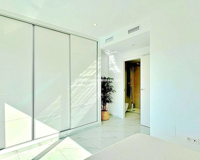 Image No.17-3 Bed Townhouse for sale