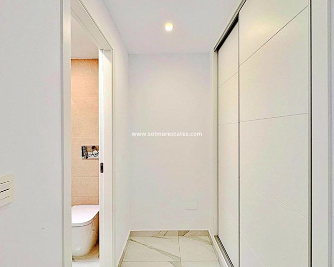 Image No.20-3 Bed Townhouse for sale