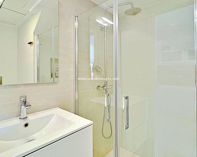 Image No.25-3 Bed Townhouse for sale