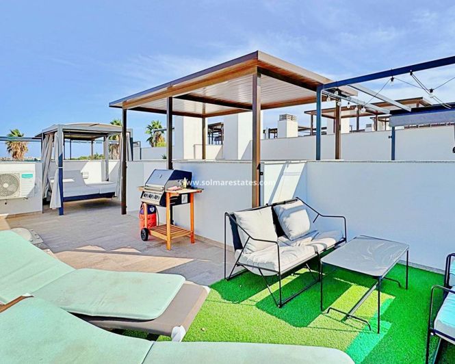 Image No.30-3 Bed Townhouse for sale