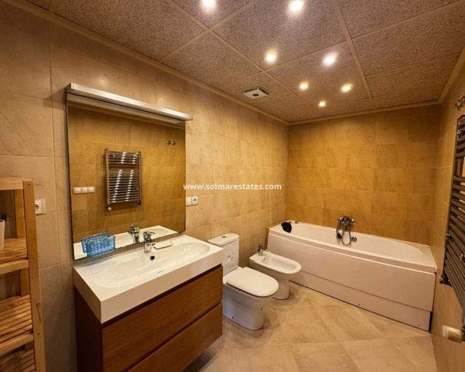 Image No.17-Villa de 4 chambres à vendre à Villamartin