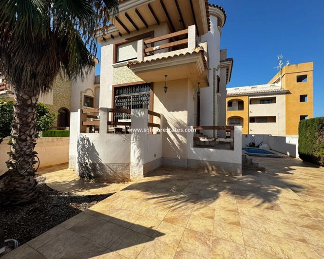 Image No.22-Villa de 4 chambres à vendre à Villamartin