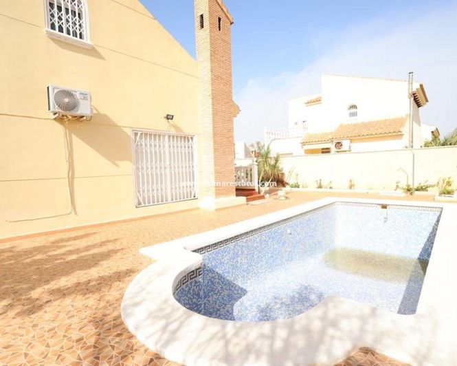 Image No.21-Villa de 4 chambres à vendre à Playa Flamenca