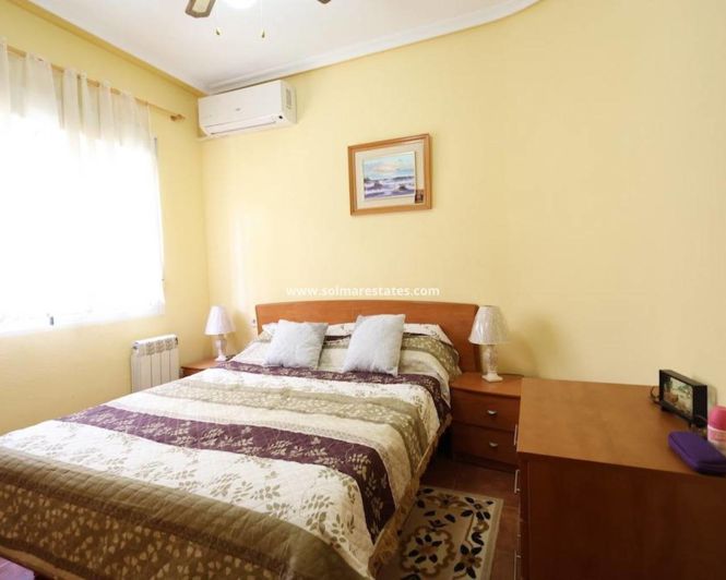 Image No.7-Villa de 4 chambres à vendre à Playa Flamenca