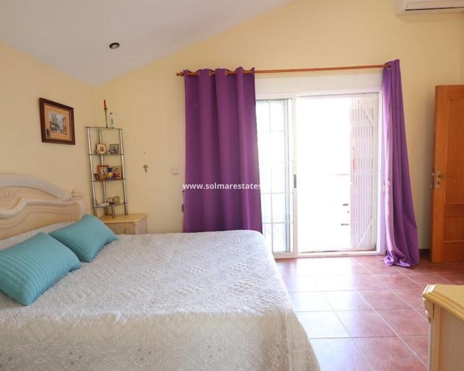 Image No.8-Villa de 4 chambres à vendre à Playa Flamenca