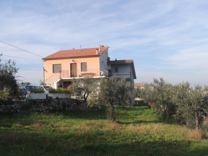 Image No.3-2 Bed Country House for sale