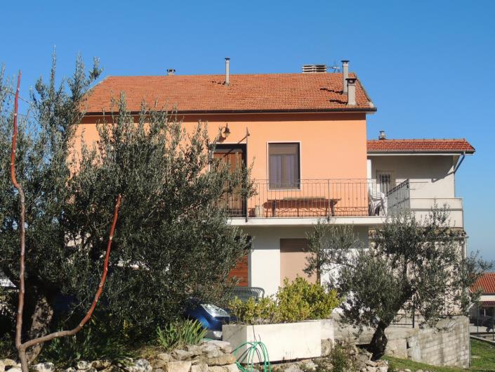 Image No.14-2 Bed Country House for sale