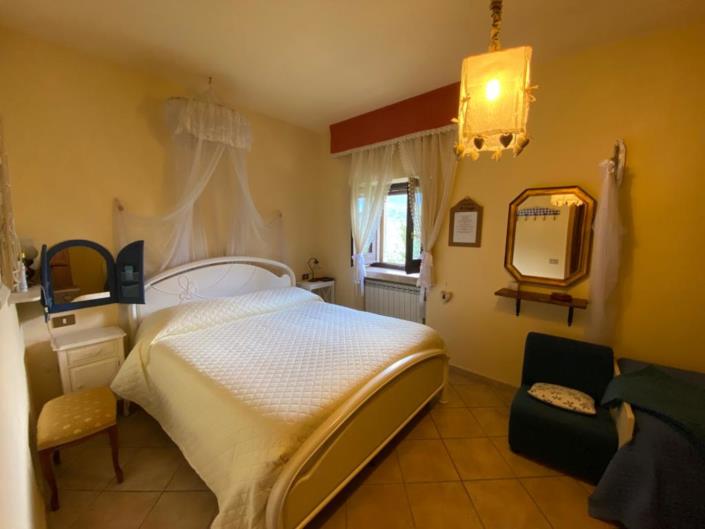 Image No.12-2 Bed Villa / Detached for sale