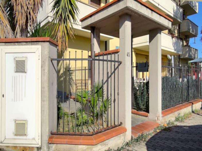 Image No.11-2 Bed Apartment for sale