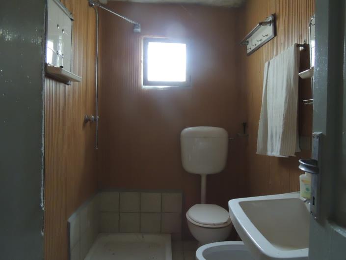 Image No.21-2 Bed Townhouse for sale