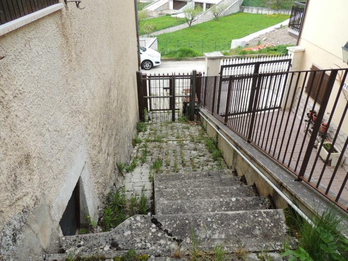 Image No.23-2 Bed Townhouse for sale