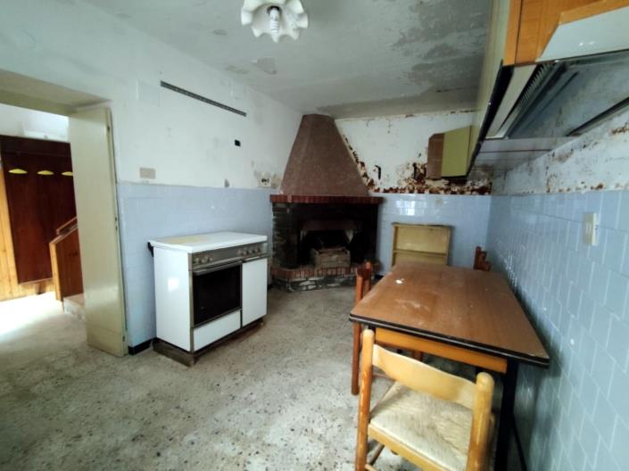 Image No.9-2 Bed House for sale