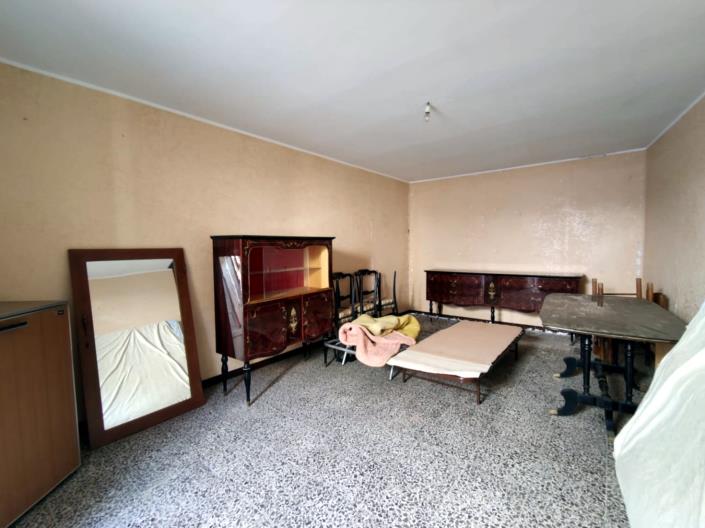 Image No.11-2 Bed House for sale