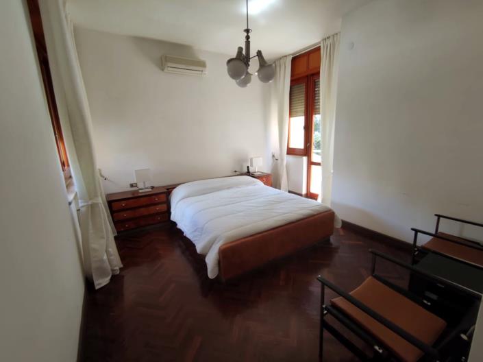 Image No.20-5 Bed Villa / Detached for sale