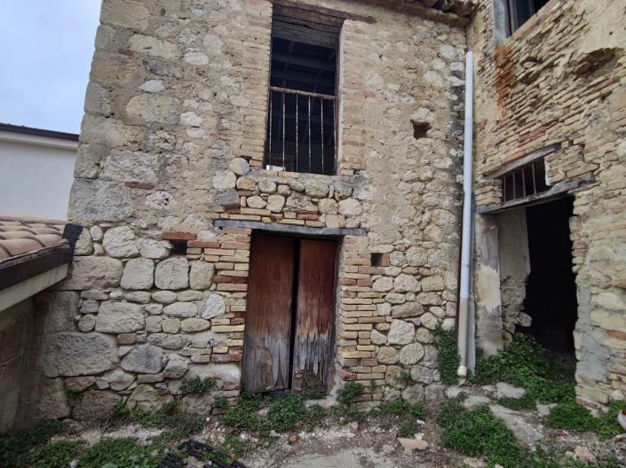 Image No.9-Maison de campagne de 2 chambres à vendre à Casalincontrada