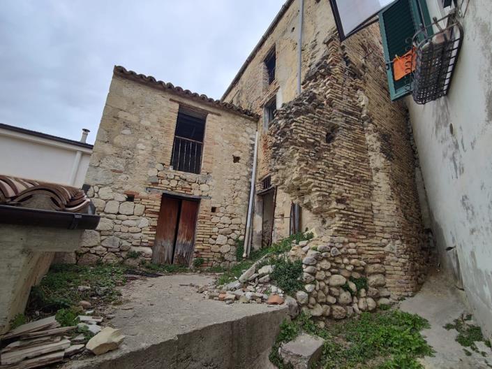 Image No.12-Maison de campagne de 2 chambres à vendre à Casalincontrada