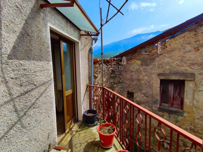 Image No.7-2 Bed House for sale