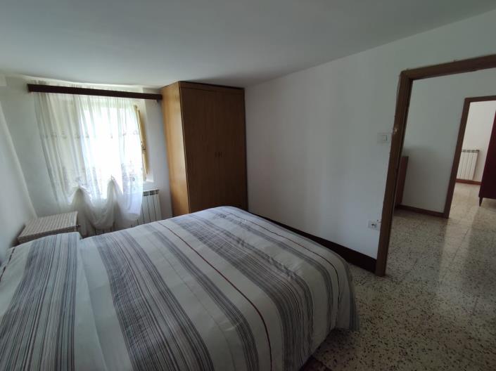 Image No.12-2 Bed House for sale