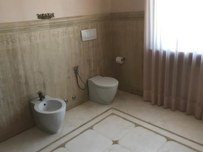 Image No.20-5 Bed Villa for sale