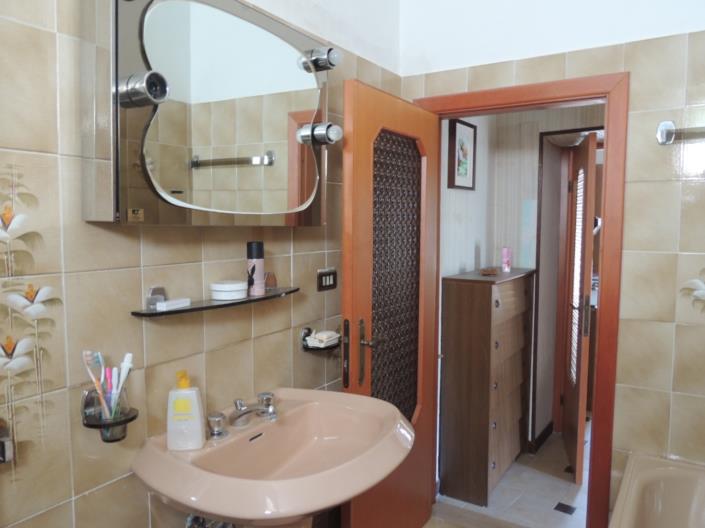 Image No.11-3 Bed Townhouse for sale