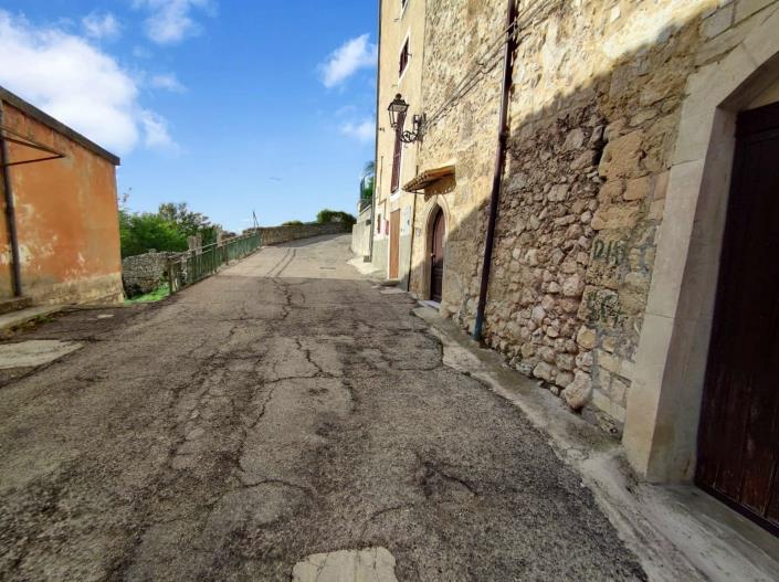 Image No.21-2 Bed Apartment for sale