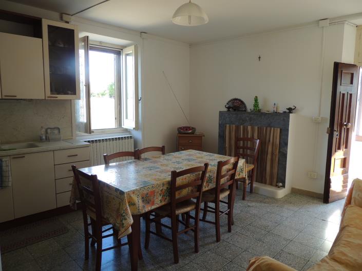 Image No.5-2 Bed House for sale