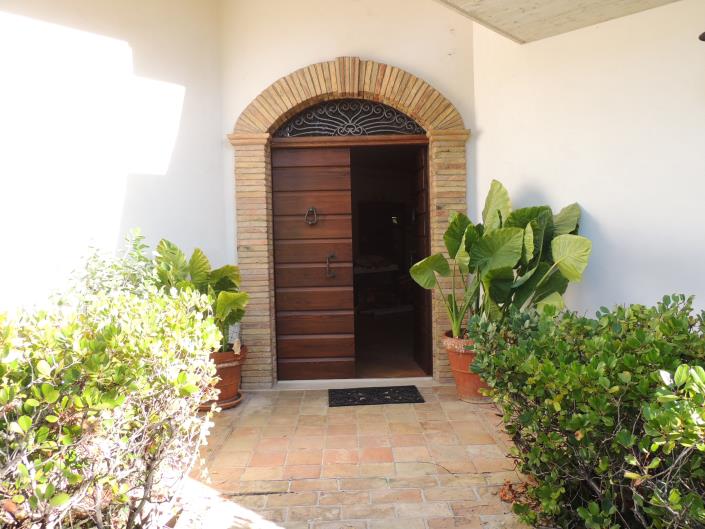 Image No.7-7 Bed Villa for sale