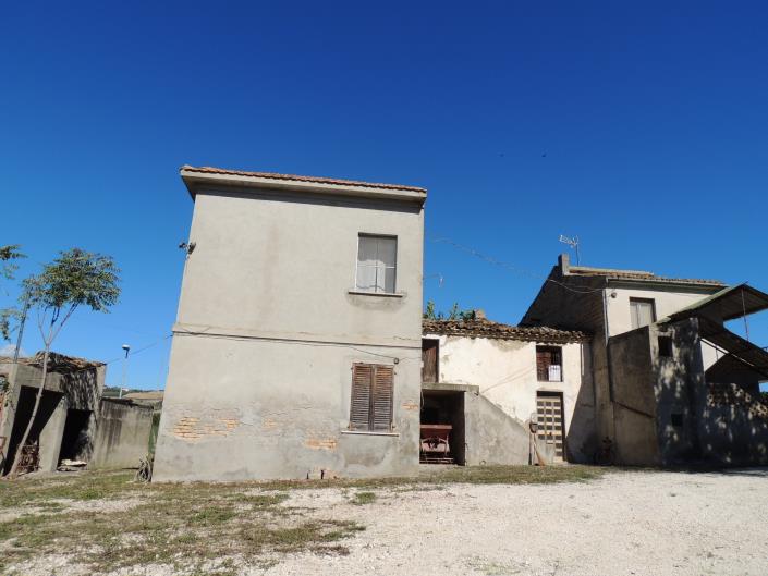 Image No.6-Maison de campagne de 1 chambre à vendre à Rosciano
