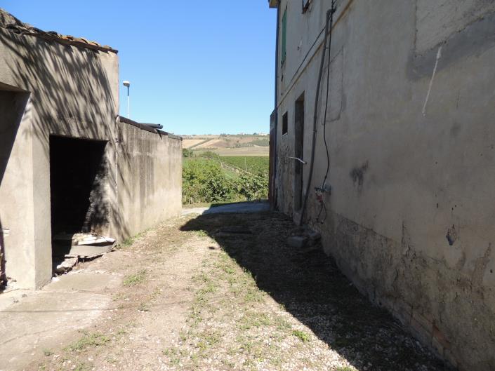 Image No.19-Maison de campagne de 1 chambre à vendre à Rosciano