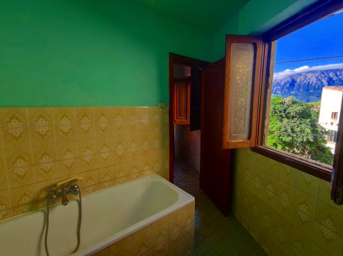 Image No.13-3 Bed House for sale