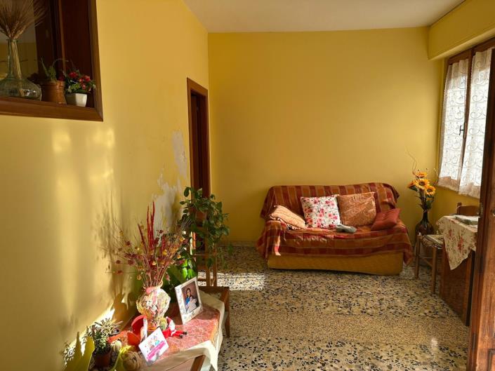 Image No.13-3 Bed Property for sale