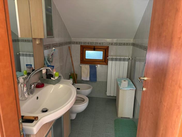 Image No.30-3 Bed Property for sale