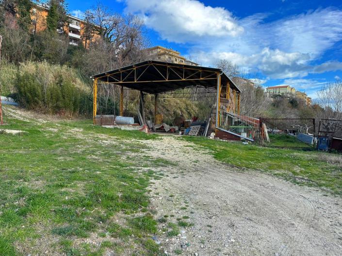 Image No.8-3 Bed Property for sale