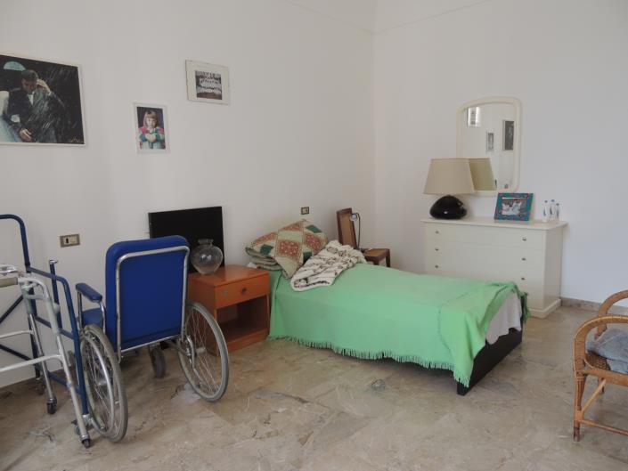 Image No.12-6 Bed House for sale