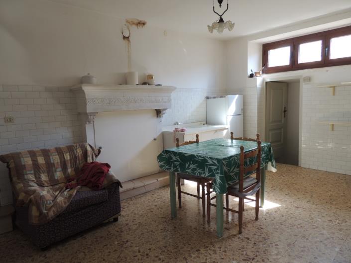 Image No.16-6 Bed House for sale