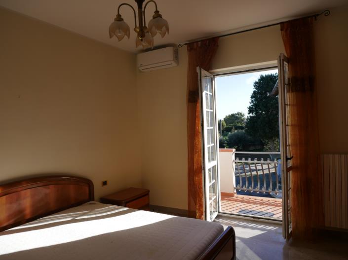 Image No.15-4 Bed Villa for sale