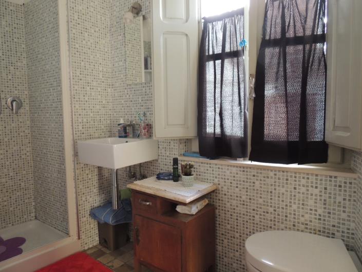 Image No.15-2 Bed Property for sale