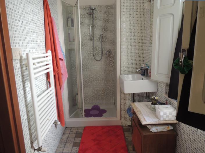 Image No.13-2 Bed Property for sale