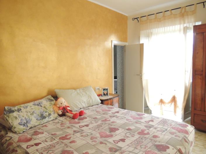 Image No.19-2 Bed Property for sale