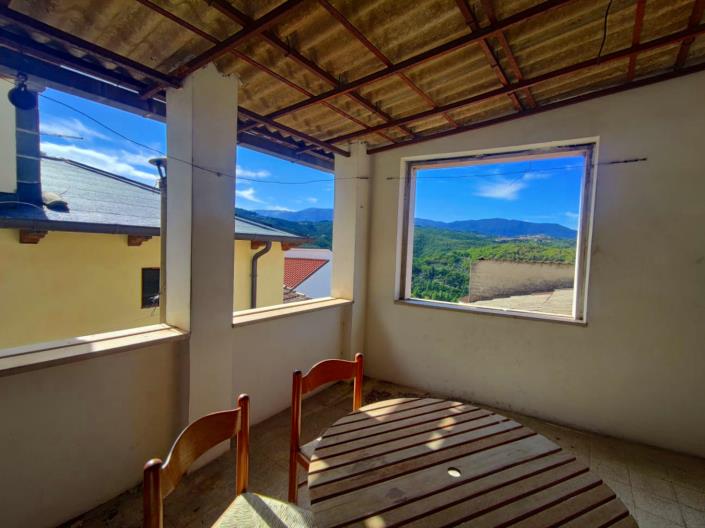 Image No.28-2 Bed Property for sale