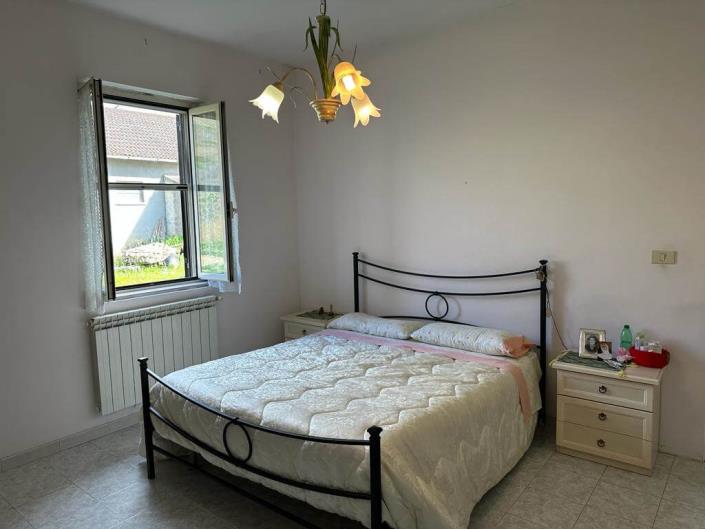 Image No.22-4 Bed Country House for sale