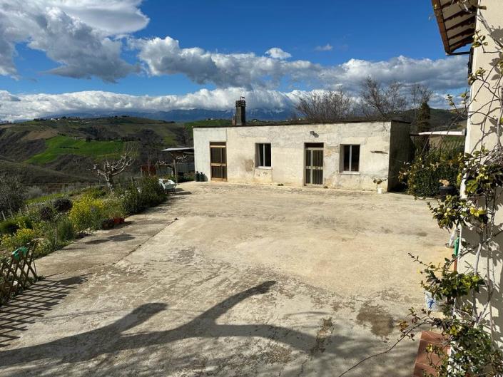 Image No.31-4 Bed Country House for sale